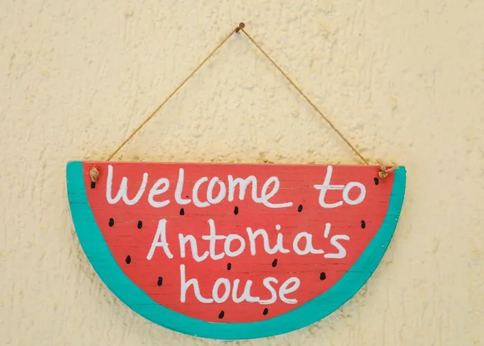 Antonia House