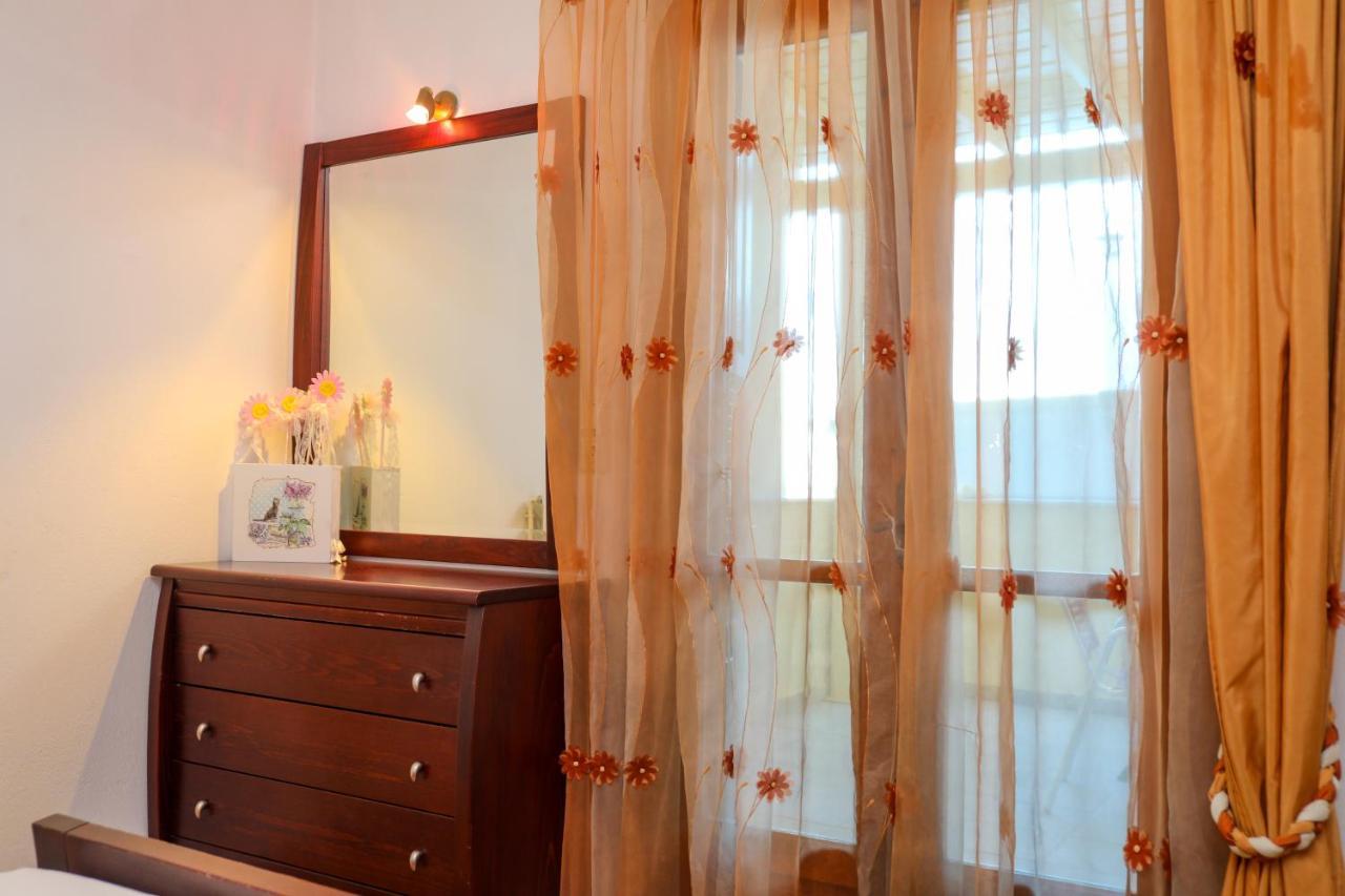 Antonia House